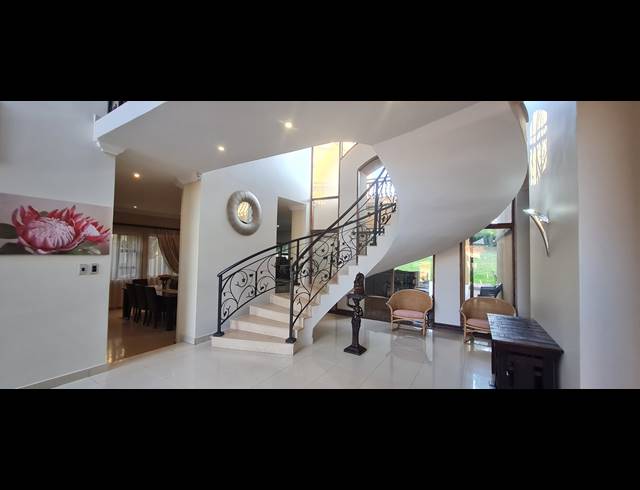 4 BEDROOM GOLF ESTATE FOR SALE IN BLUE VALLEY GOLF ESTATE